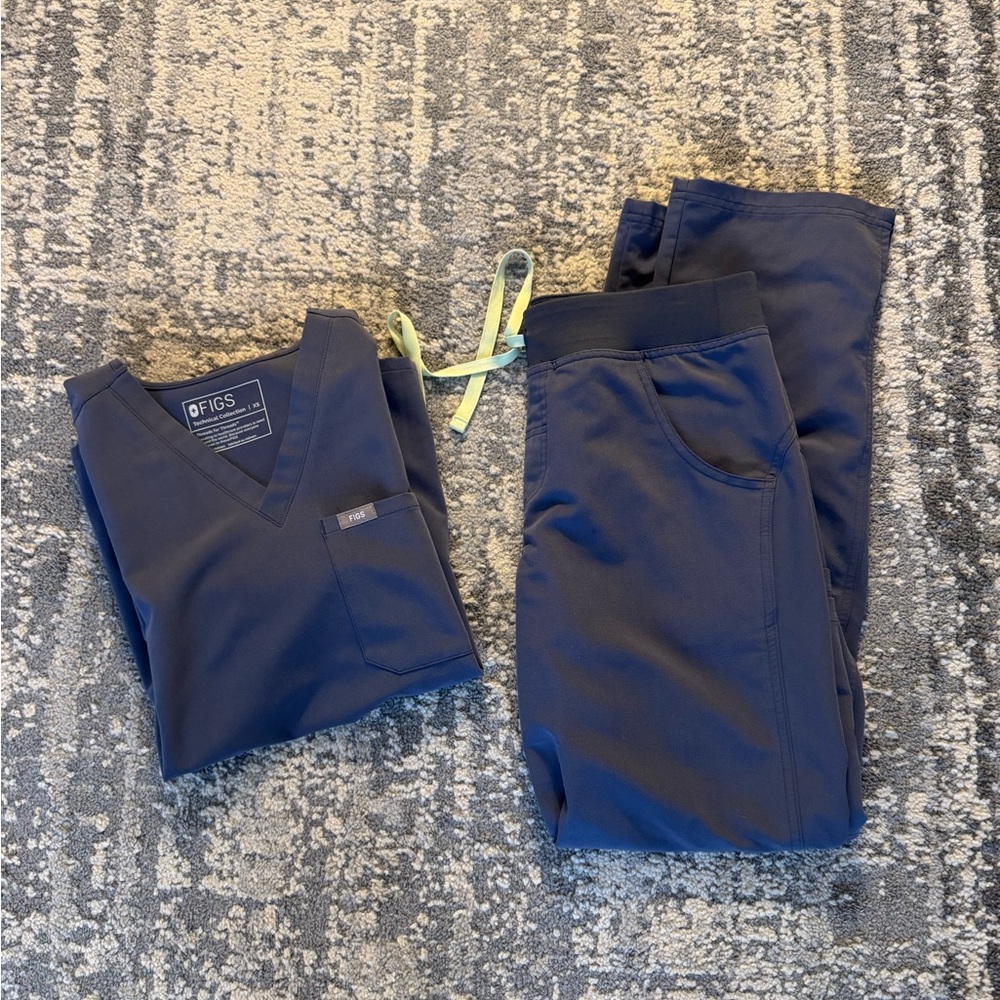 Space Navy
XS Caterina Top
S Regular Cade Cargo Pant